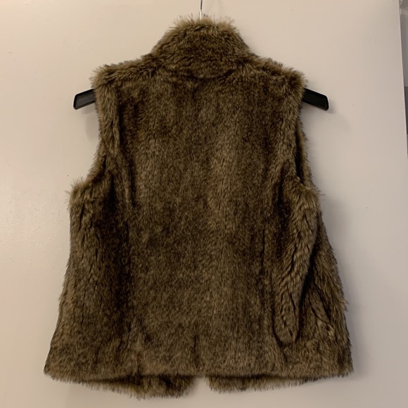 Abercrombie & Fitch Womens Faux Fur Vest Brown Size Large NWT - Picture 2 of 8
